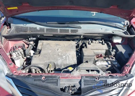 2014 Toyota Sienna Le V6 8 Passenger z USA, uszkodzony, nr VIN 5TDKK3DC5ES454127